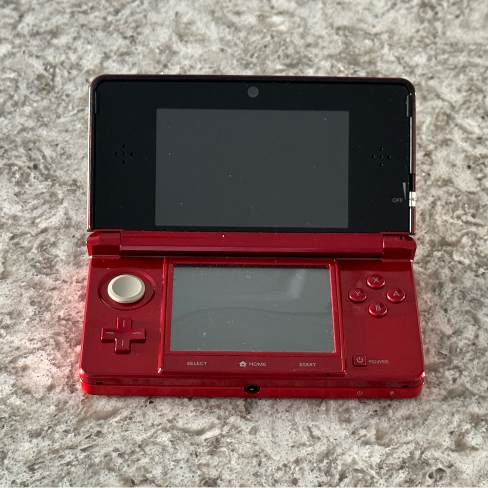 Nintendo 3DS Flame Red